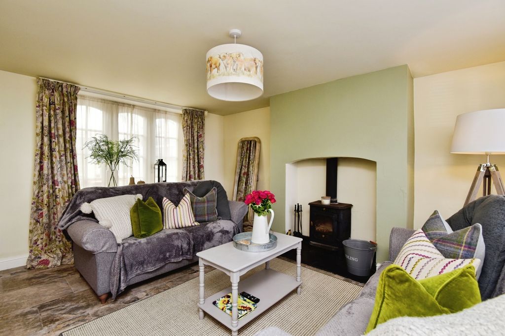 Property photo 3 of 20 Pbox-Img.Jpg