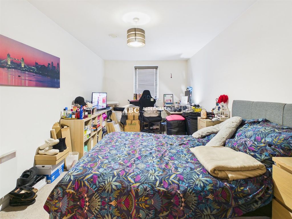 Property photo 3 of 10 Cam03827G0-Pr0135-Still004.Jpg