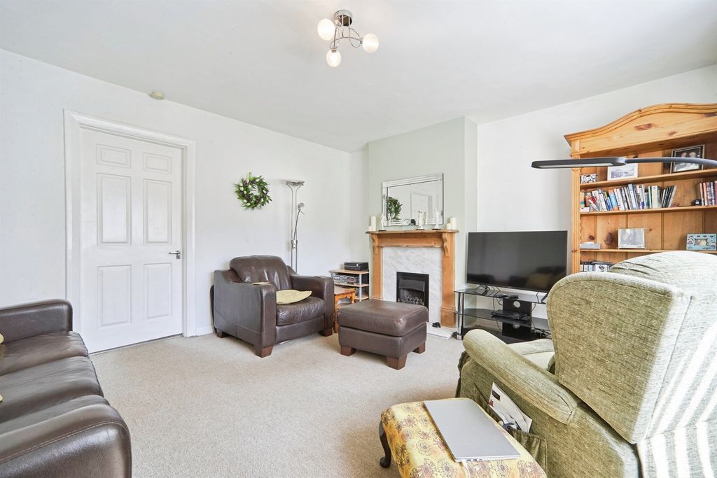 Property photo 2 of 16
