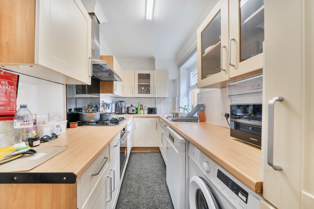 Property photo 3 of 11 1472808-10-6A26c7...