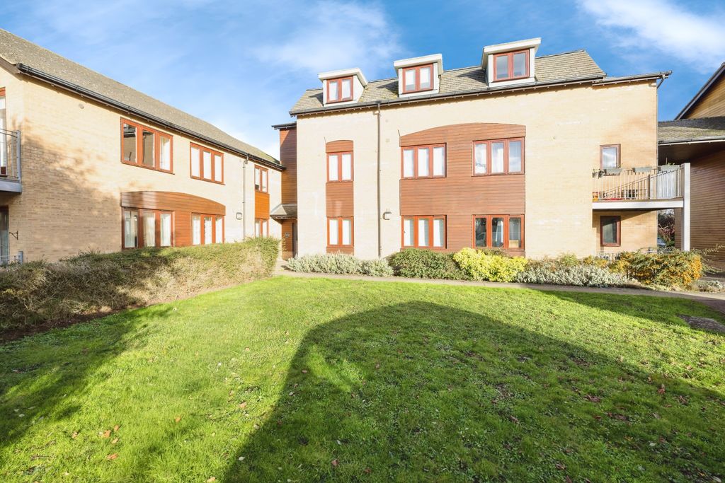 Property photo 1 of 8 Outside