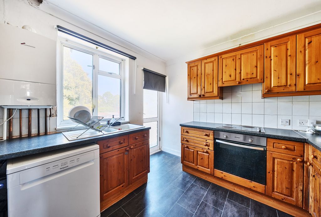 Property photo 3 of 16 1290768-22-68248d...