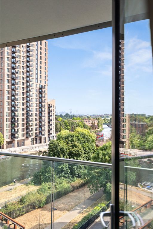 Property photo 3 of 43 Picture No. 10