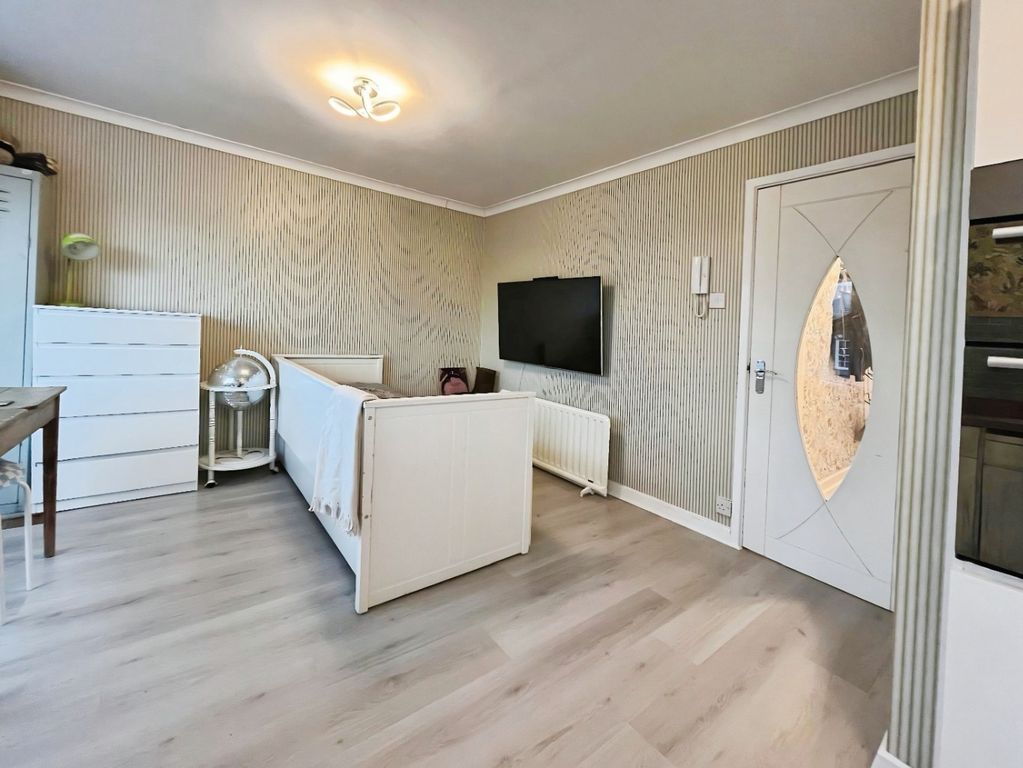 Property photo 1 of 11 4804620