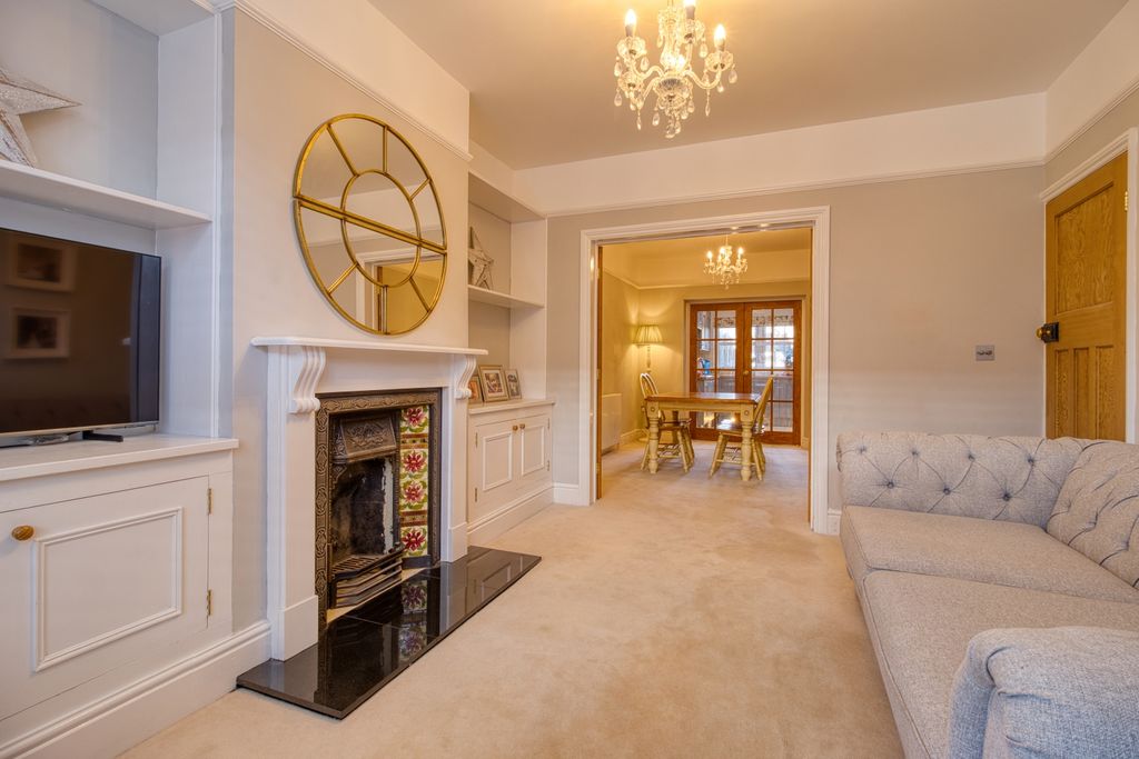 Property photo 3 of 14 Lounge - Ewemove Swindon South