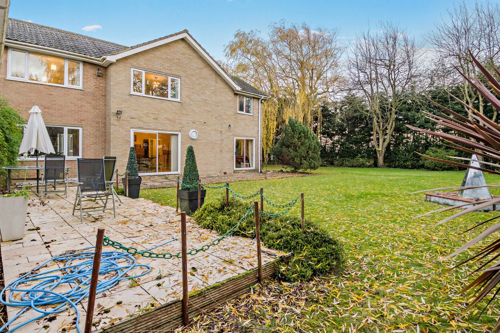 Property photo 3 of 12