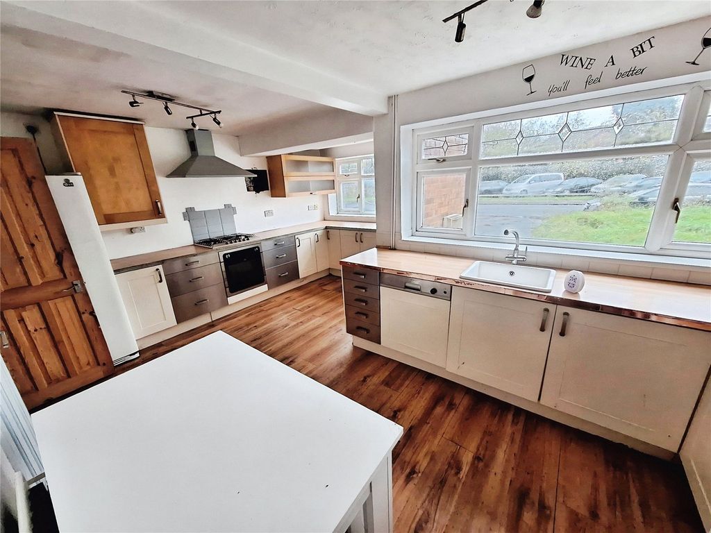 Property photo 3 of 9 Kitchen/Diner