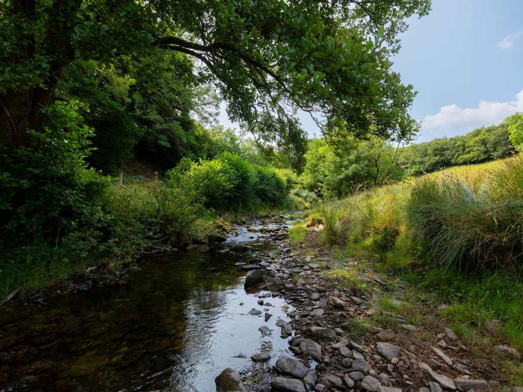 Property photo 3 of 15 Stream