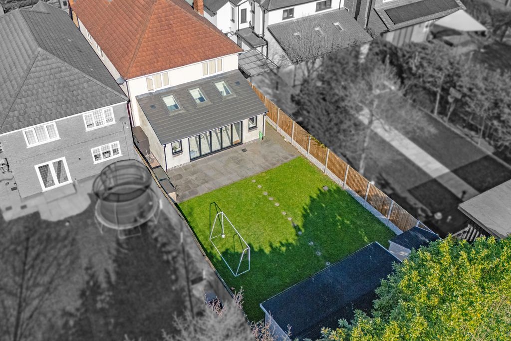 Property photo 2 of 37 A2