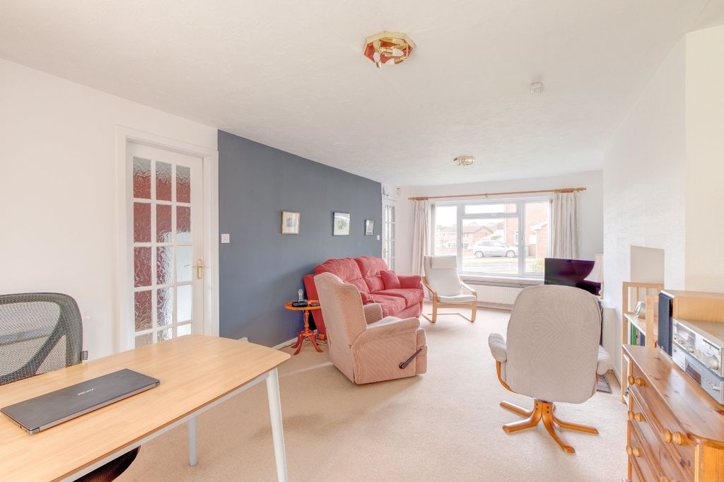 Property photo 3 of 16 Picture No. 12