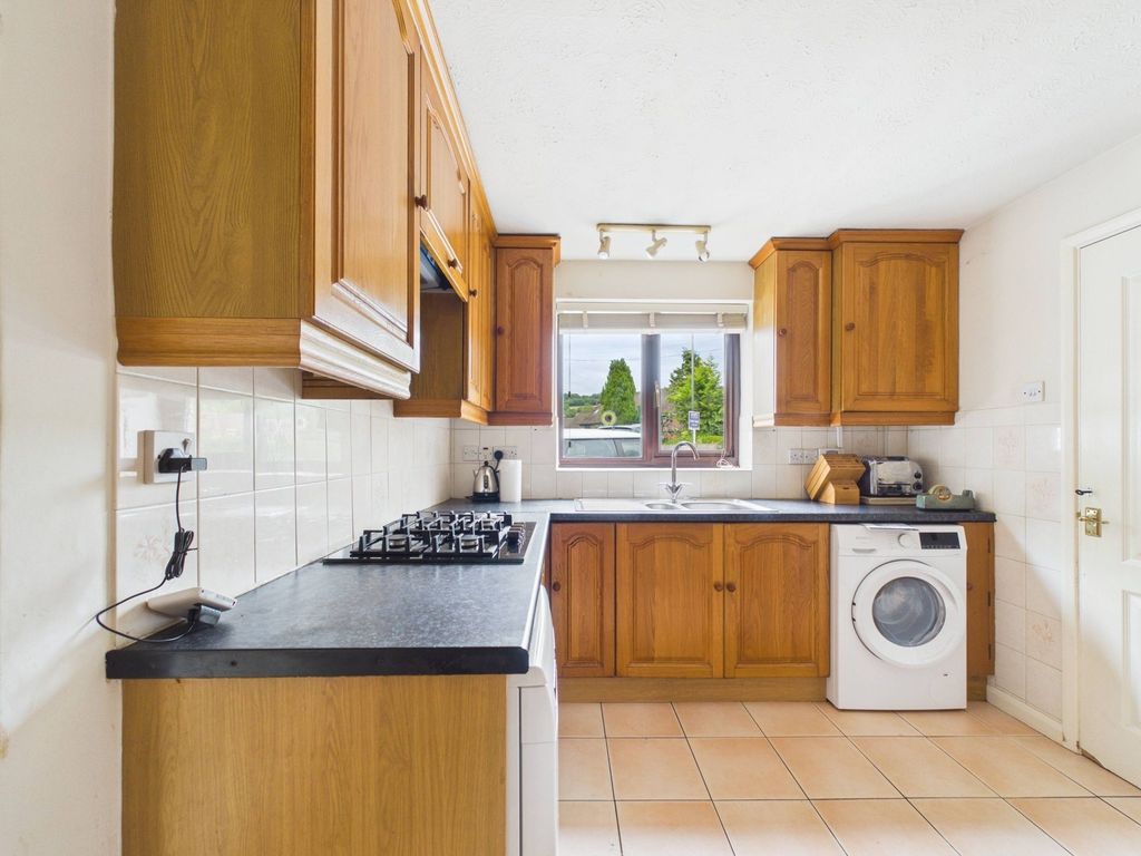 Property photo 2 of 18 Kitchen