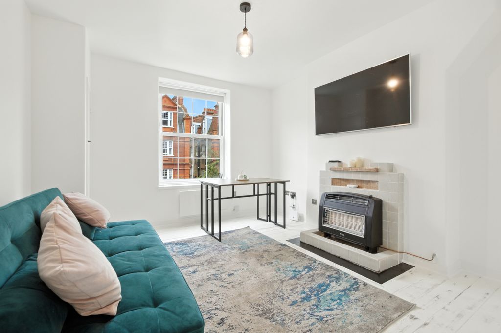 Property photo 1 of 17