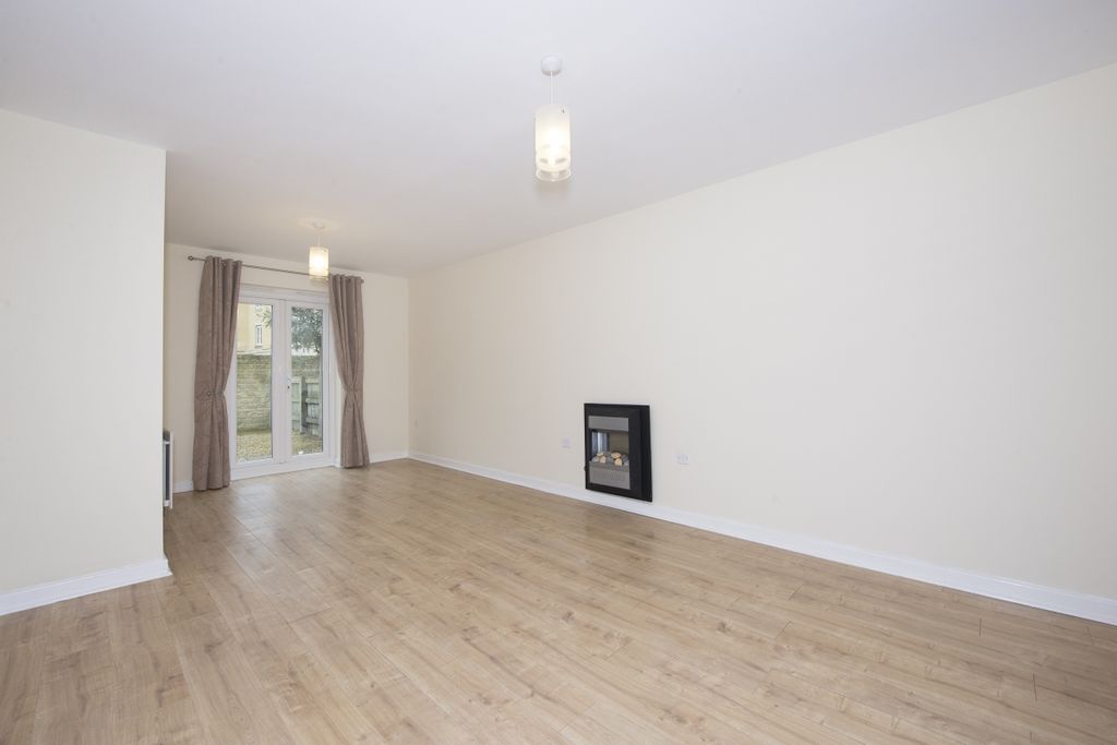 Property photo 3 of 9 Image (104)