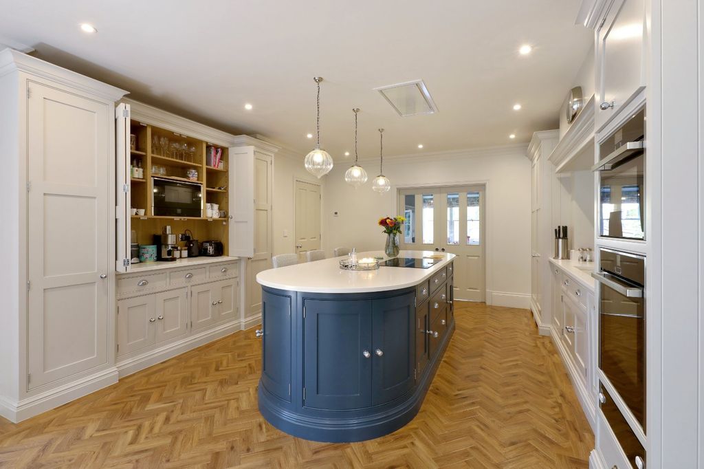 Property photo 2 of 19 Picture No. 61