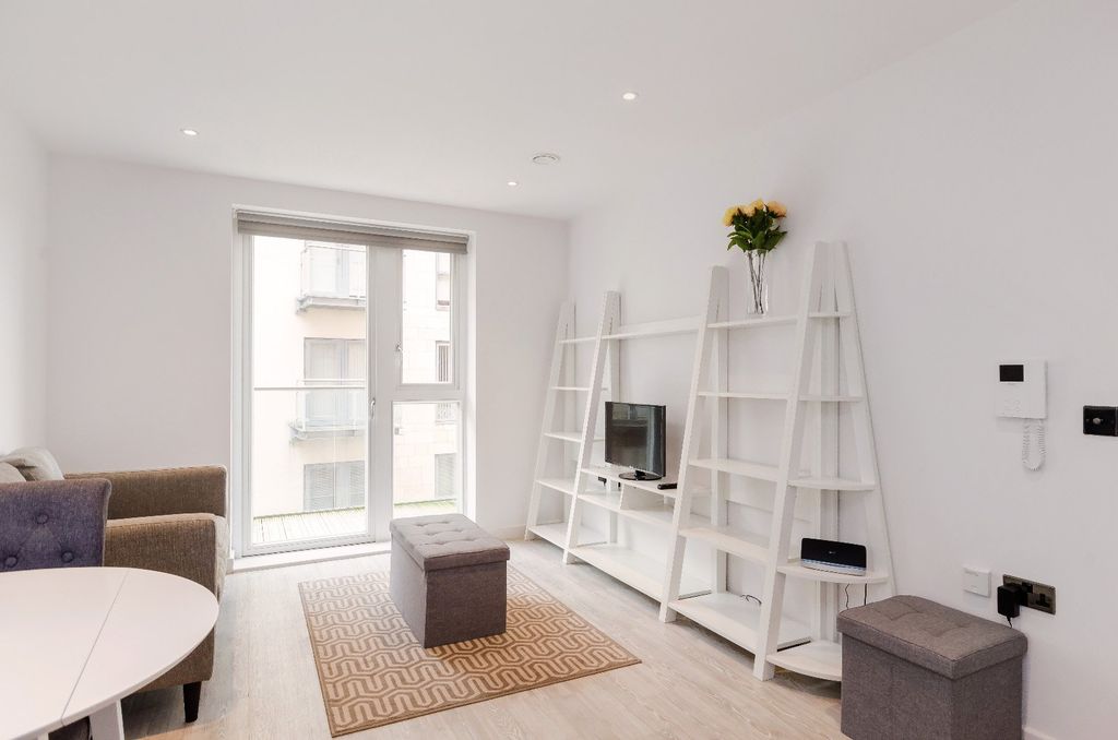 Property photo 2 of 12 Picture 2