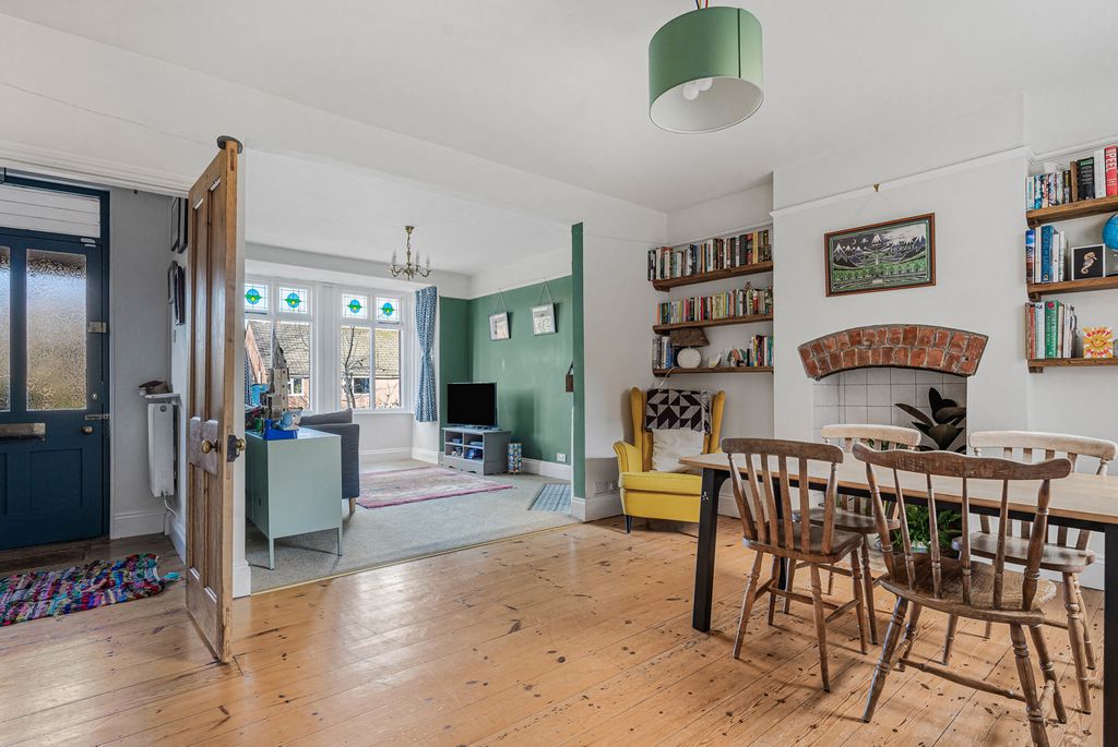 Property photo 3 of 34 Sitting/Dining