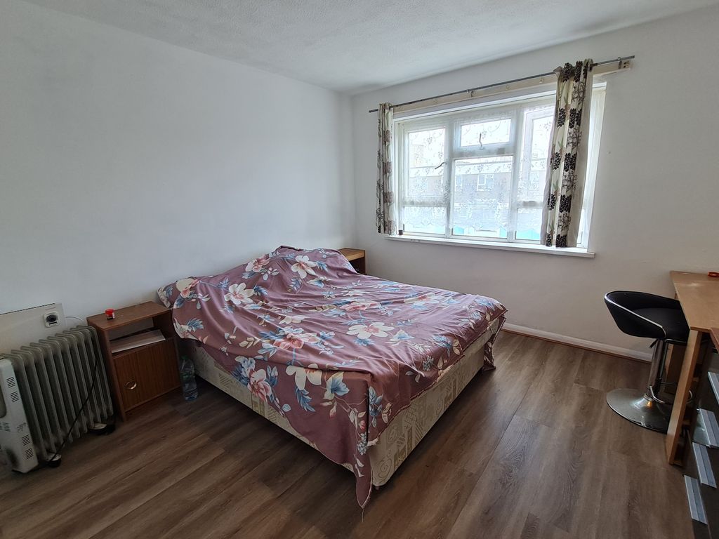 Property photo 2 of 3