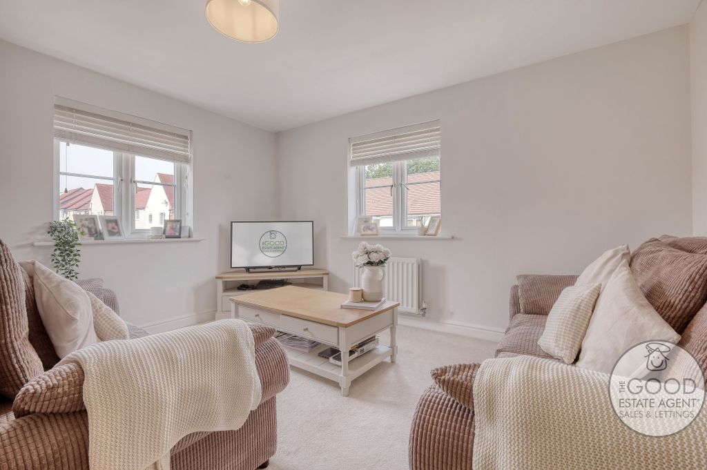 Property photo 2 of 13
