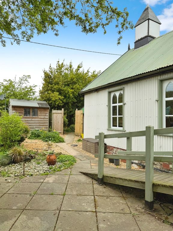Property photo 2 of 25
