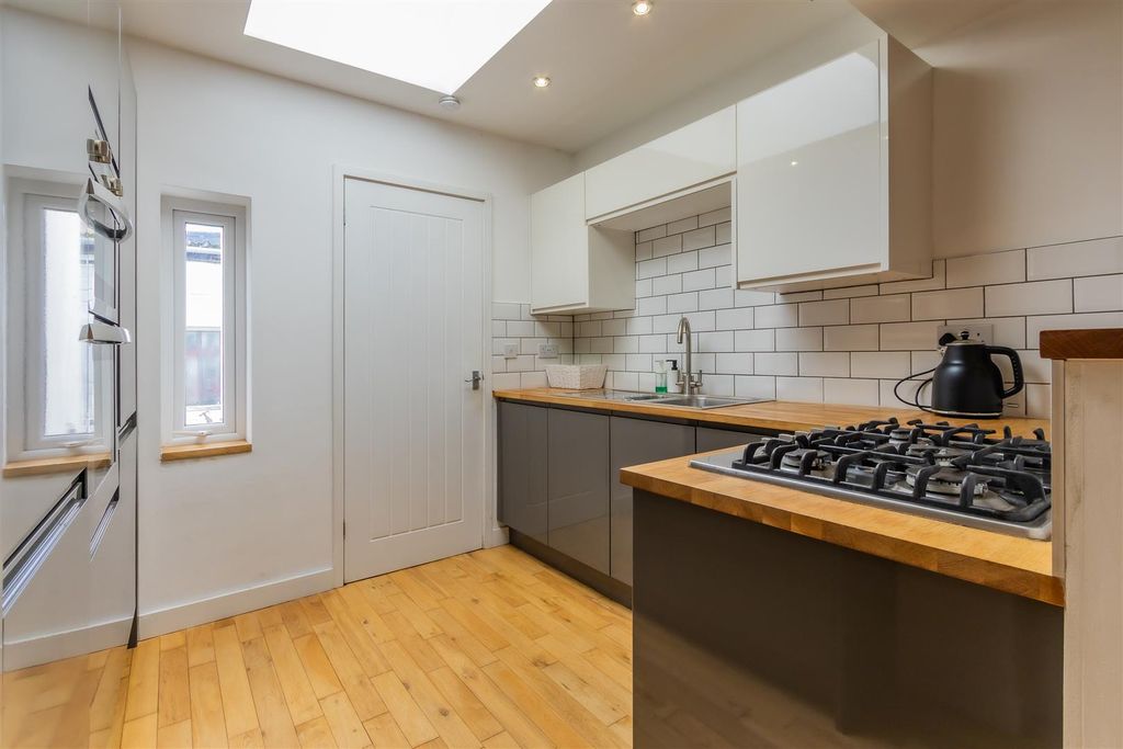 Property photo 3 of 22 47 &amp; A (5 Of 30).Jpg