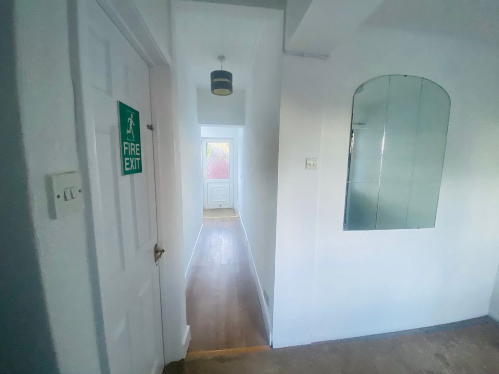 Property photo 3 of 17 Hallway