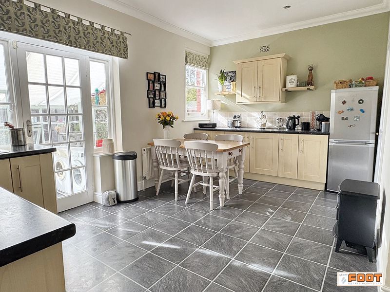 Property photo 3 of 15 Photo 6