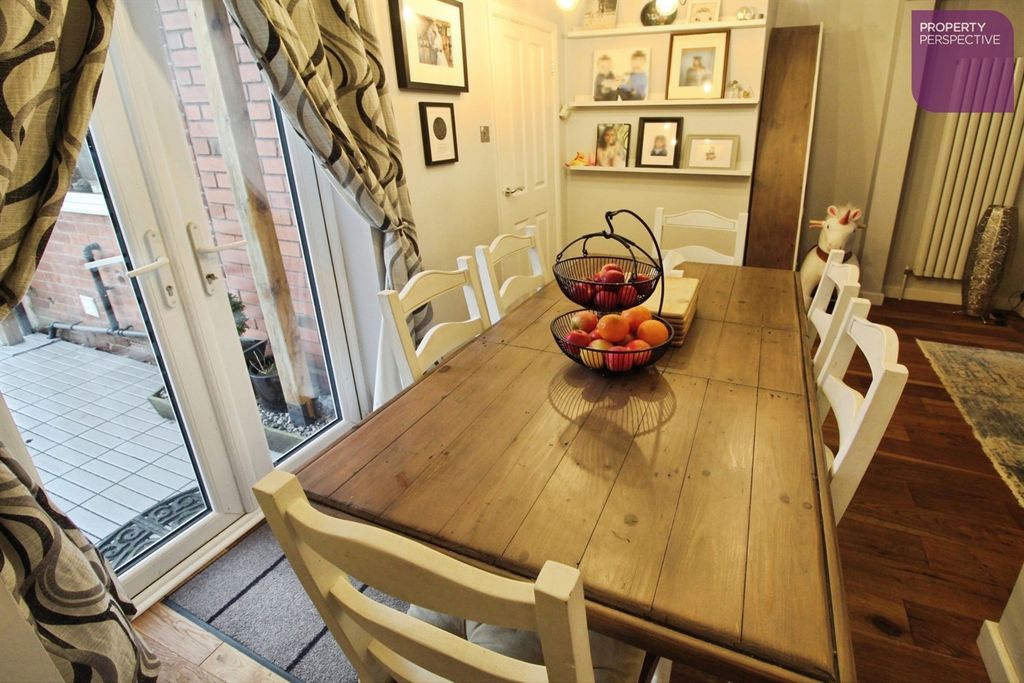 Property photo 3 of 15 Dining Room