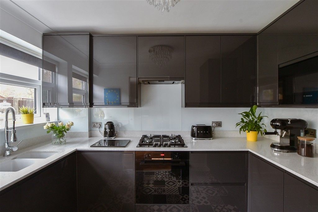 Property photo 2 of 14 Kitchen