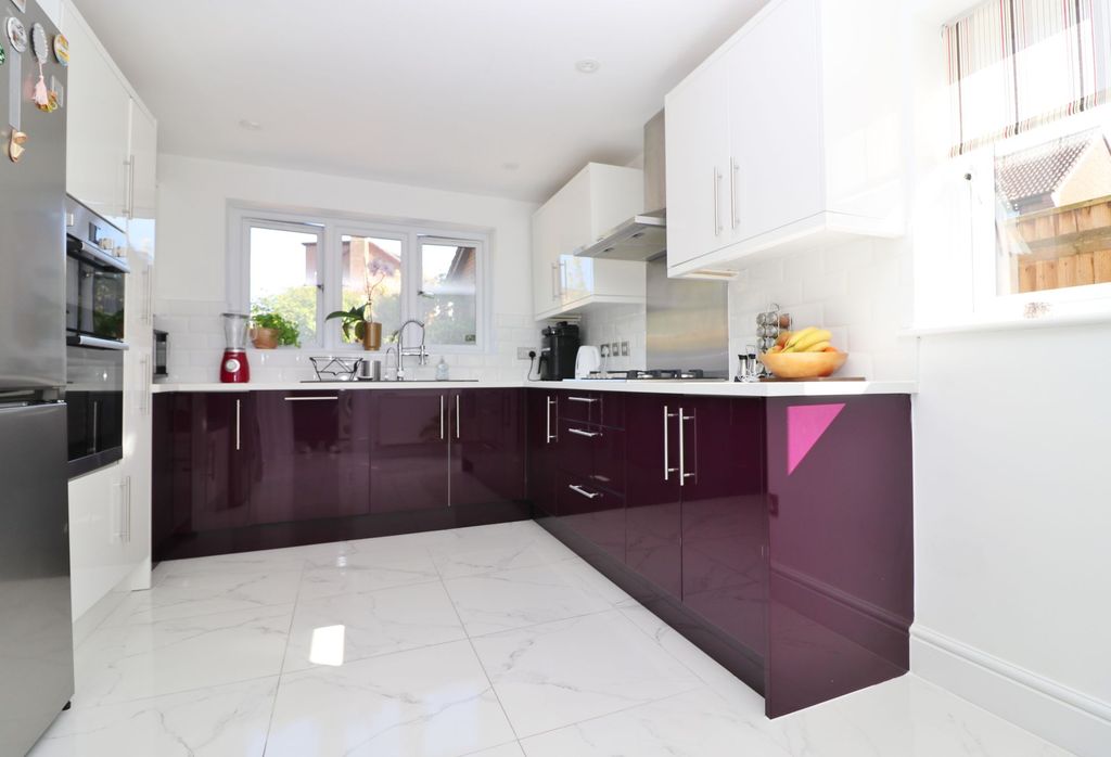 Property photo 3 of 20