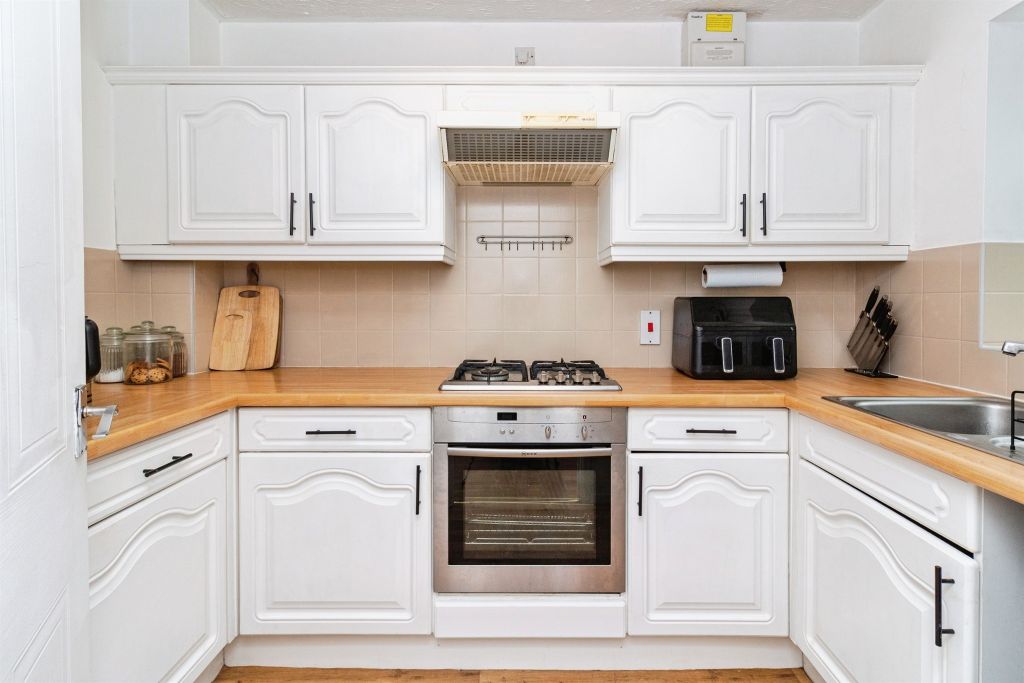 Property photo 2 of 14