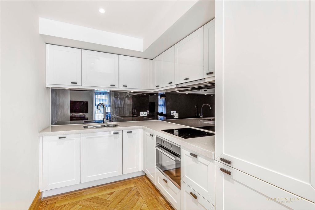 Property photo 3 of 16 Kitchen.Jpg