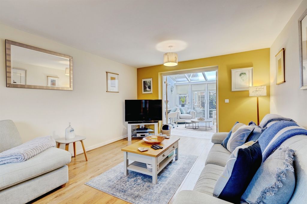 Property photo 2 of 25