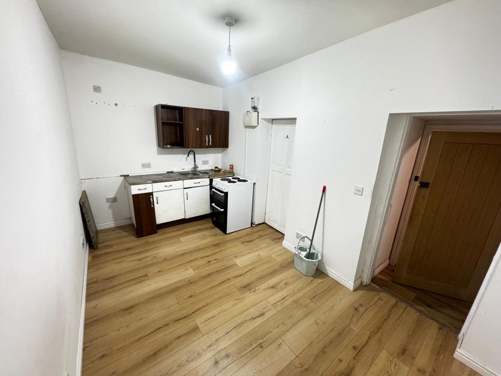 Property photo 1 of 2