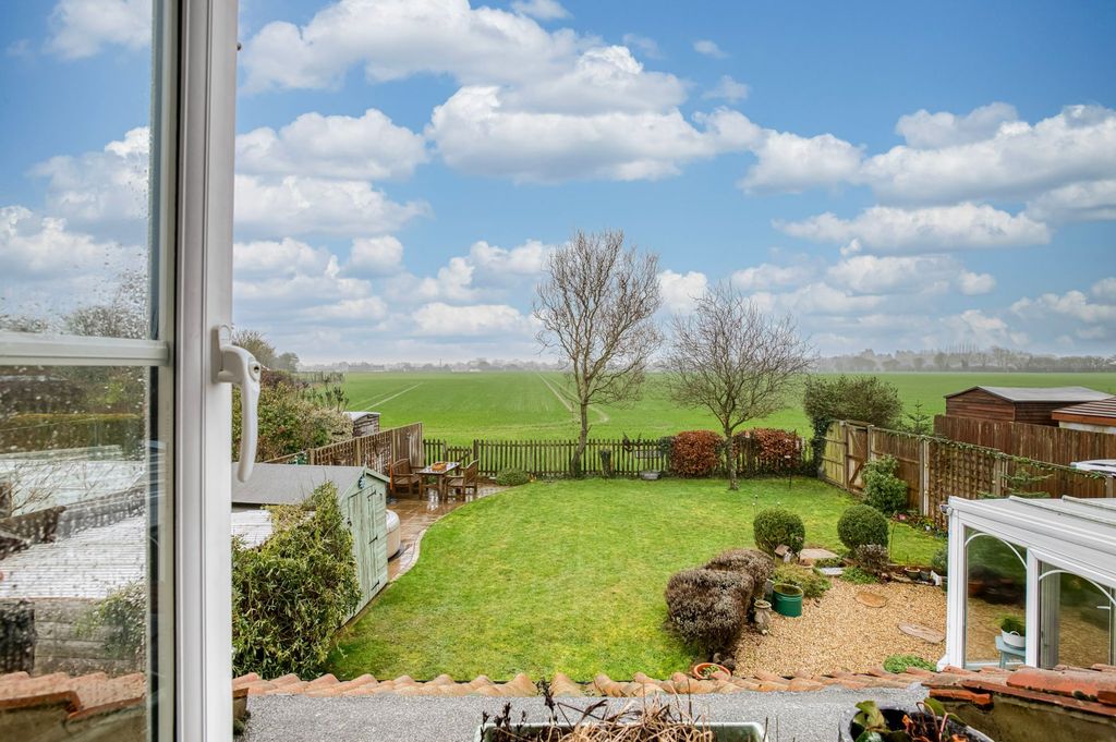 Property photo 2 of 30