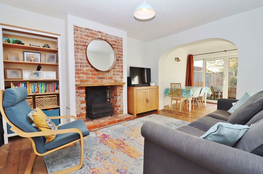 Property photo 2 of 17