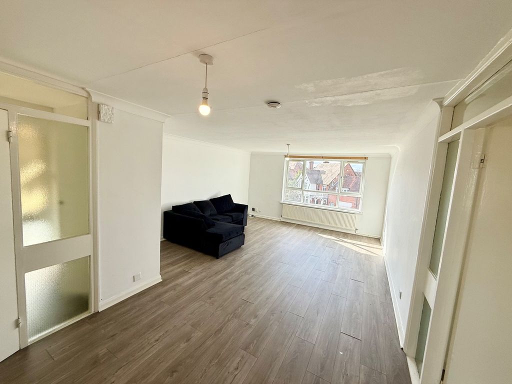 Property photo 2 of 9 4965882