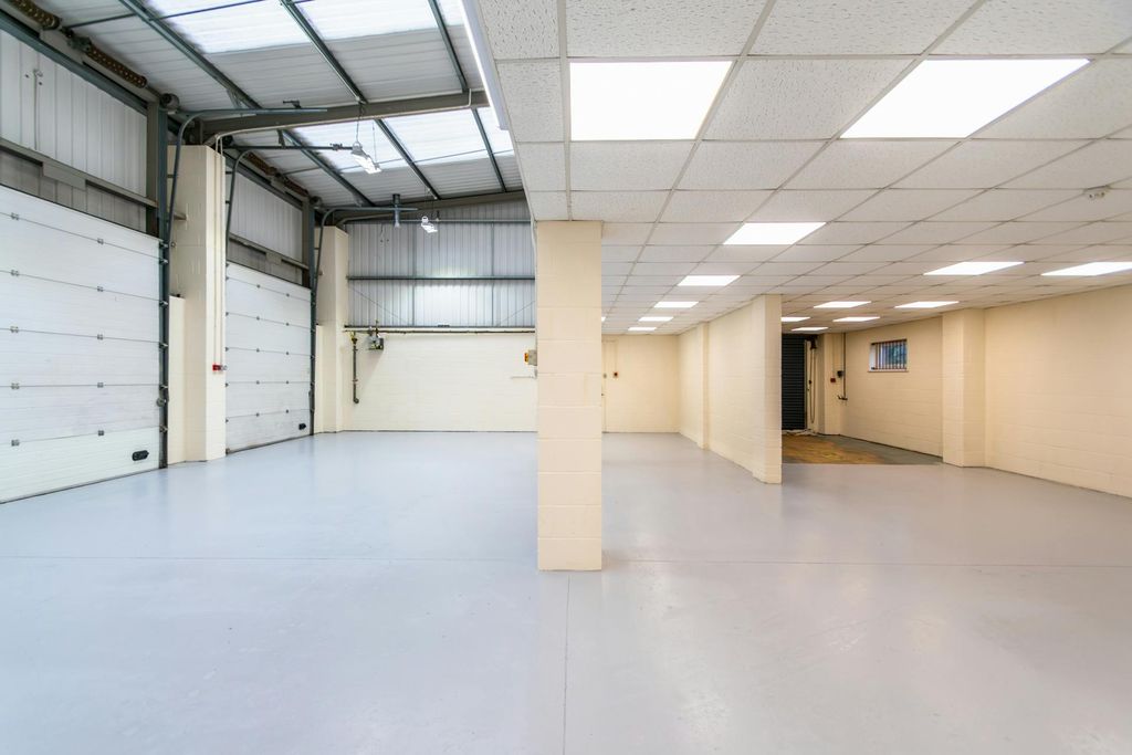 Property photo 2 of 9 28.Jpg