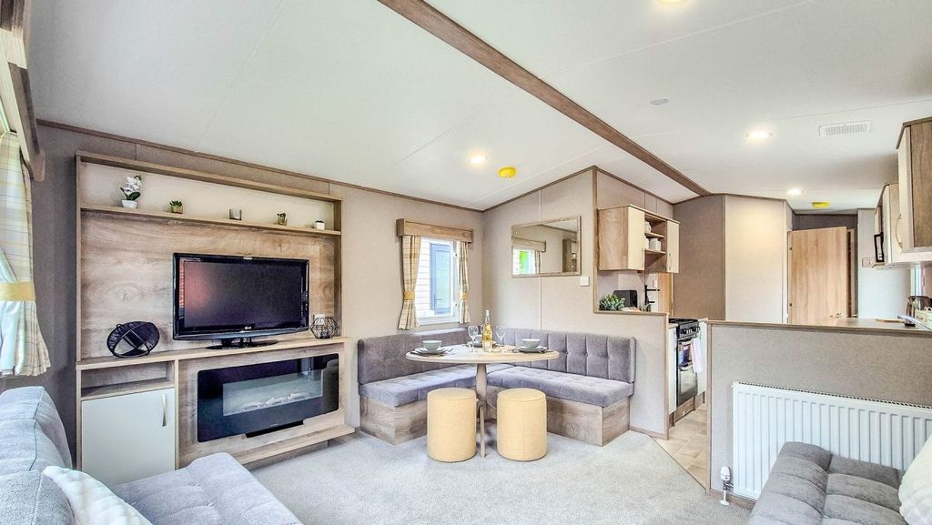 Property photo 1 of 19 Untitled 6