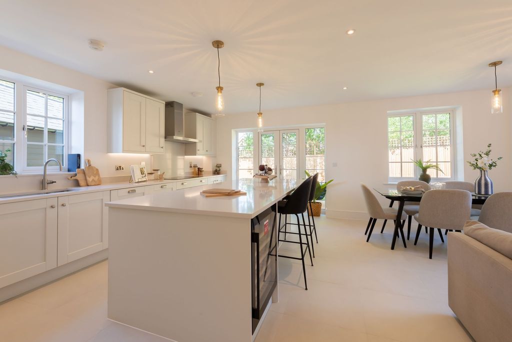 Property photo 2 of 22