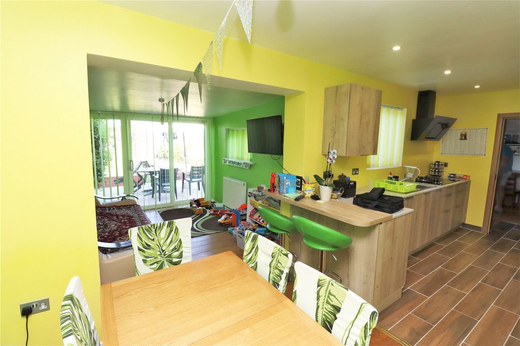 Property photo 3 of 15 Picture No. 02