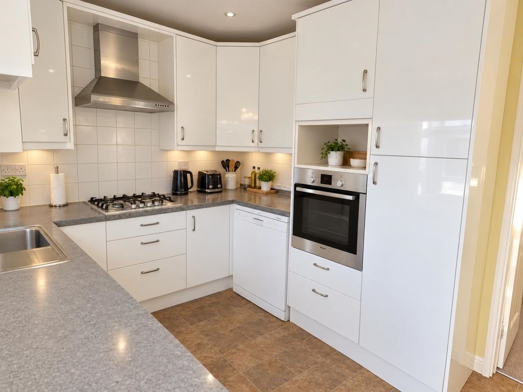 Property photo 3 of 7 Kitchen