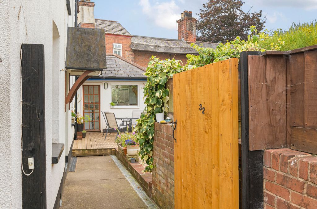 Property photo 2 of 15 Tiverton - Seddons