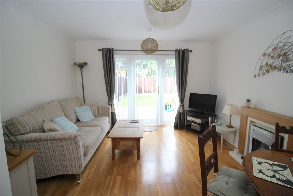 Property photo 2 of 14 Lounge