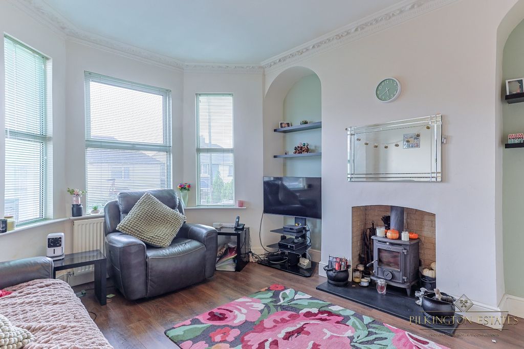 Property photo 2 of 14 4565713