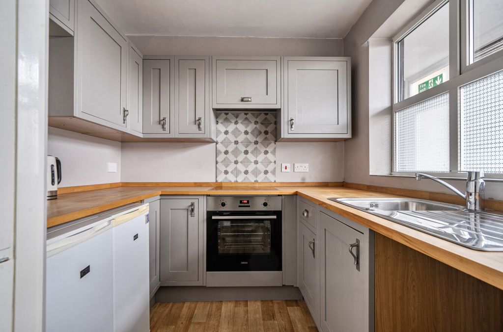 Property photo 3 of 9 3B1A5E5c-Ebe3-456...