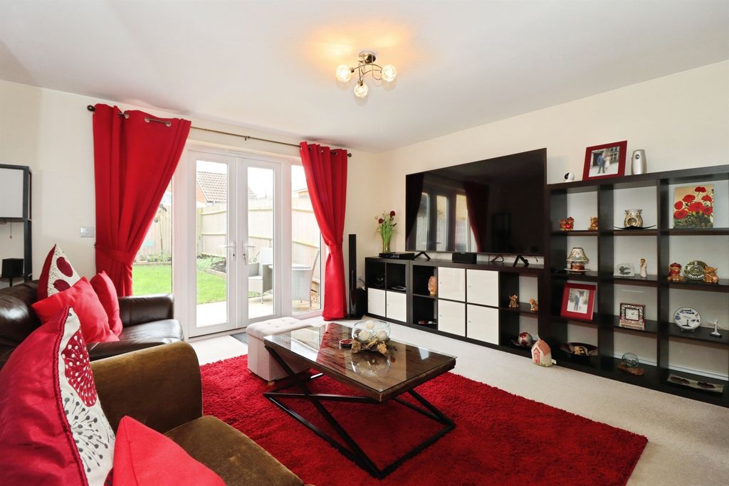 Property photo 2 of 12