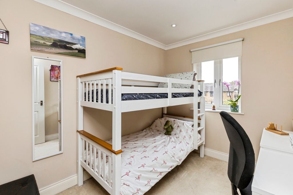 Additional image 7 of 2 bed flat for saleElm Grove, Horsham, West Sussex RH13