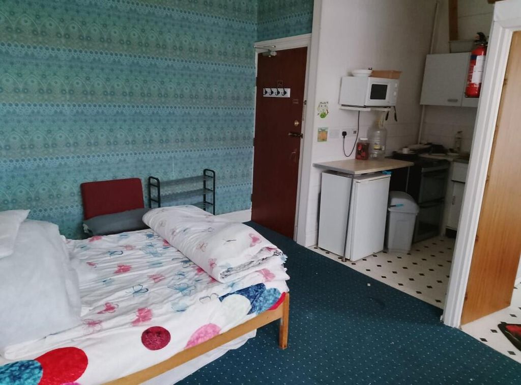 Property photo 3 of 8 Bedroom