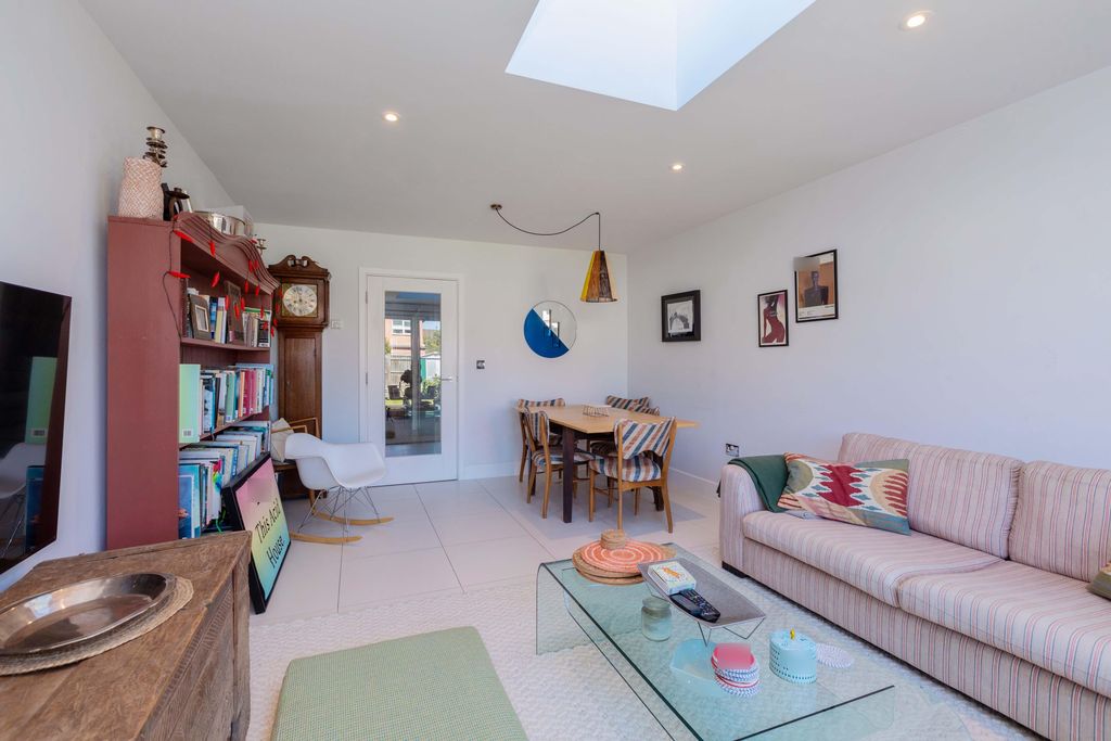 Property photo 3 of 16 Photo 2