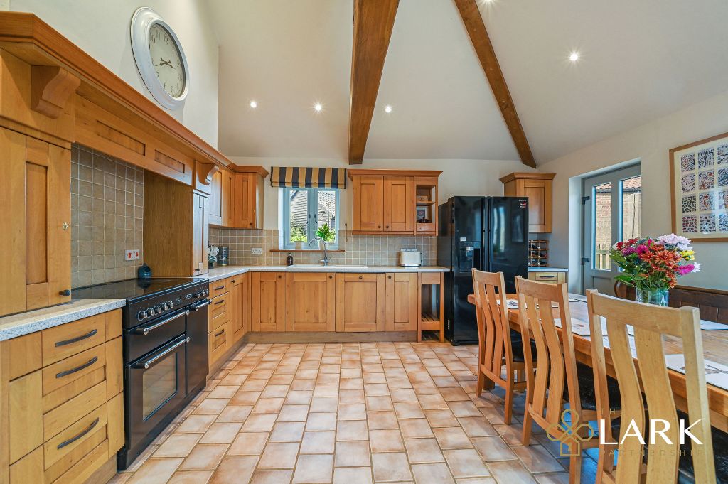 Property photo 3 of 24 Pt-Lark-Lavenderbarn-26